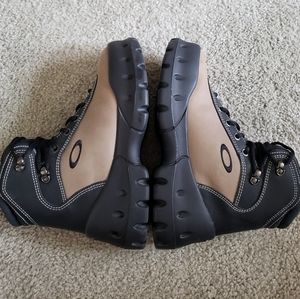 Oakley boots